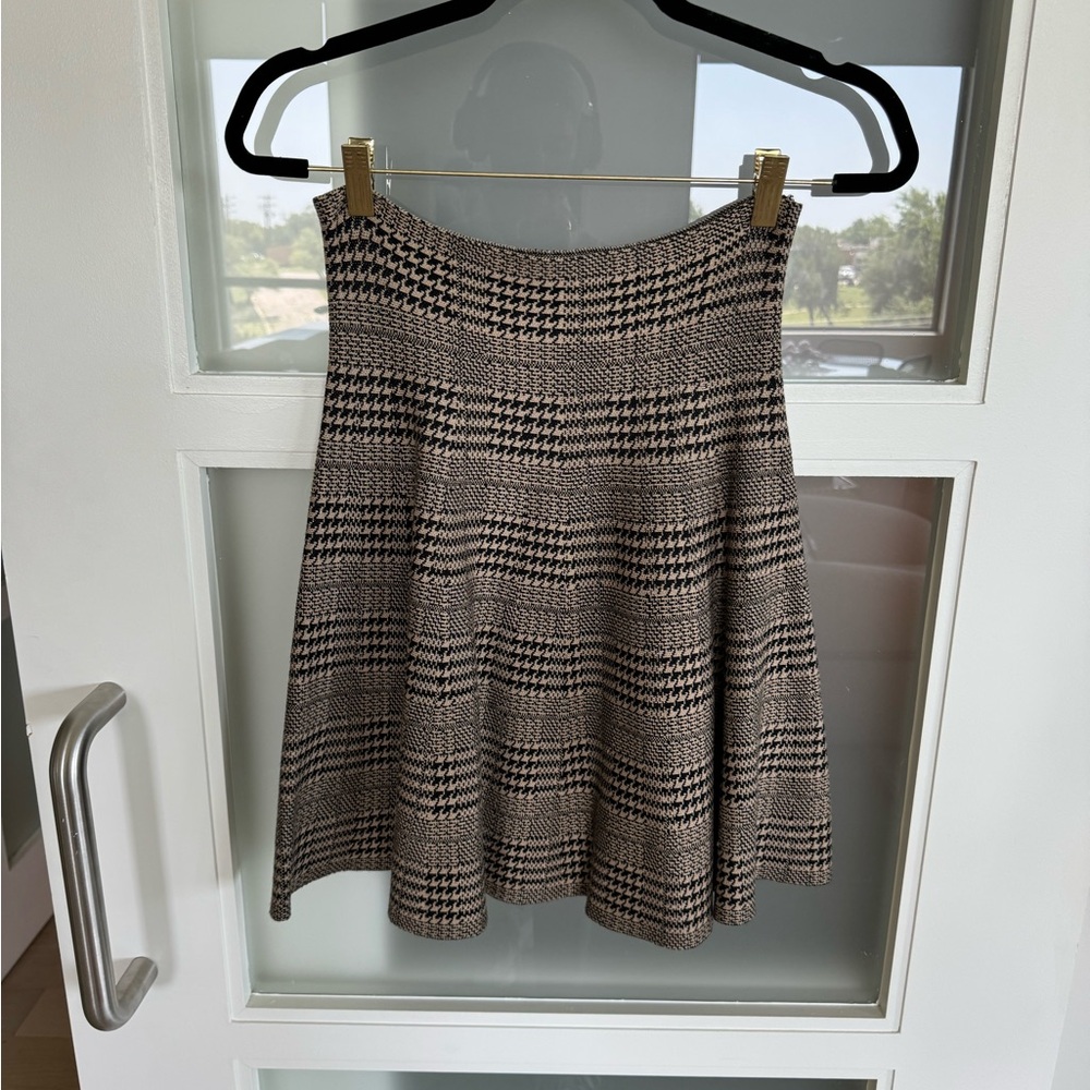 Max Studio Stretchy Patterned Skirt